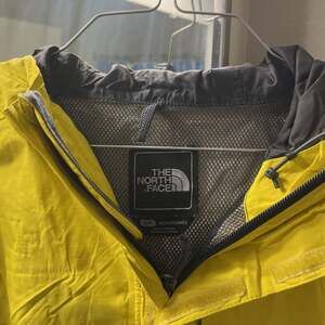 Vintage The North Face Extreme Light Yellow / Black / Grey Jacket S/P